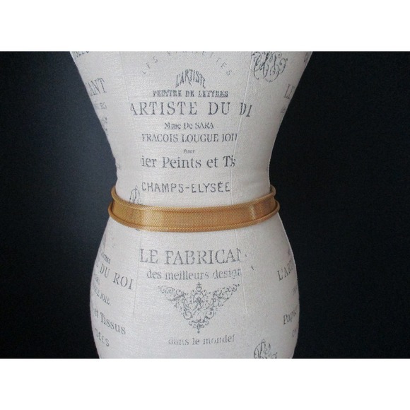 Vintage 1980s Goldtone Mesh Chain Link Belt Chunky Size Small to Medium main image 8